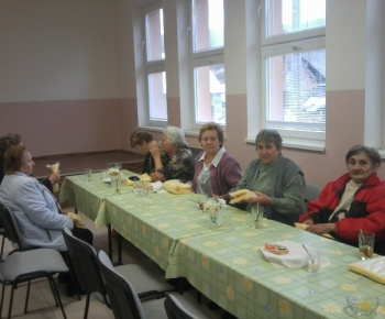 Posedenie so seniormi staršími ako 70 rokov