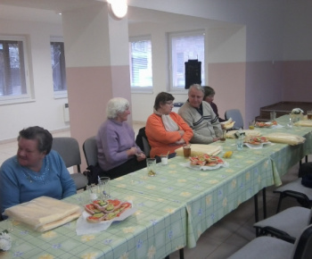 Posedenie so seniormi staršími ako 70 rokov
