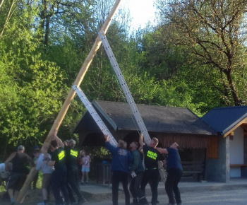 Stavanie mája 30.04.2025